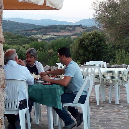 Turismo Rurale L'Agliuledda Villa Sant'Antonio di Gallura Bagian luar foto