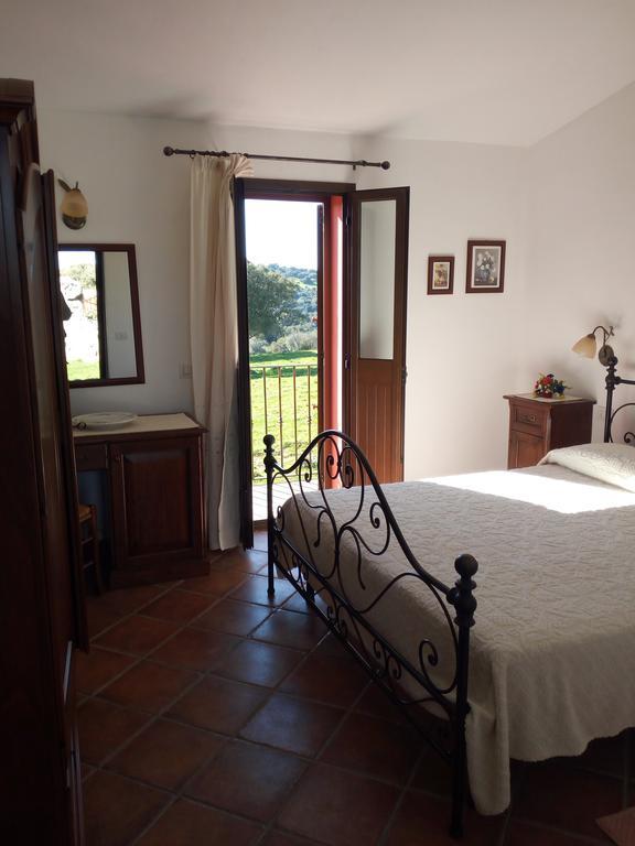 Turismo Rurale L'Agliuledda Villa Sant'Antonio di Gallura Bagian luar foto