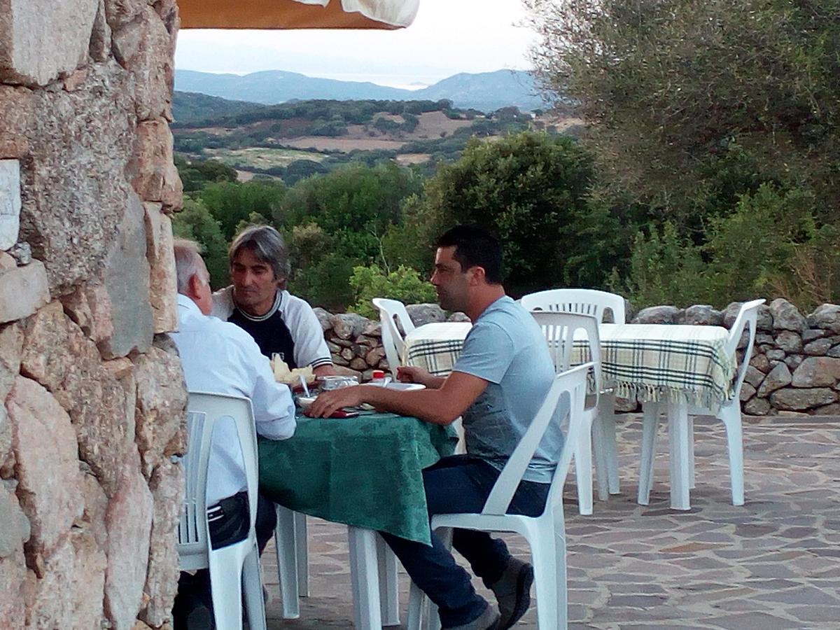 Turismo Rurale L'Agliuledda Villa Sant'Antonio di Gallura Bagian luar foto